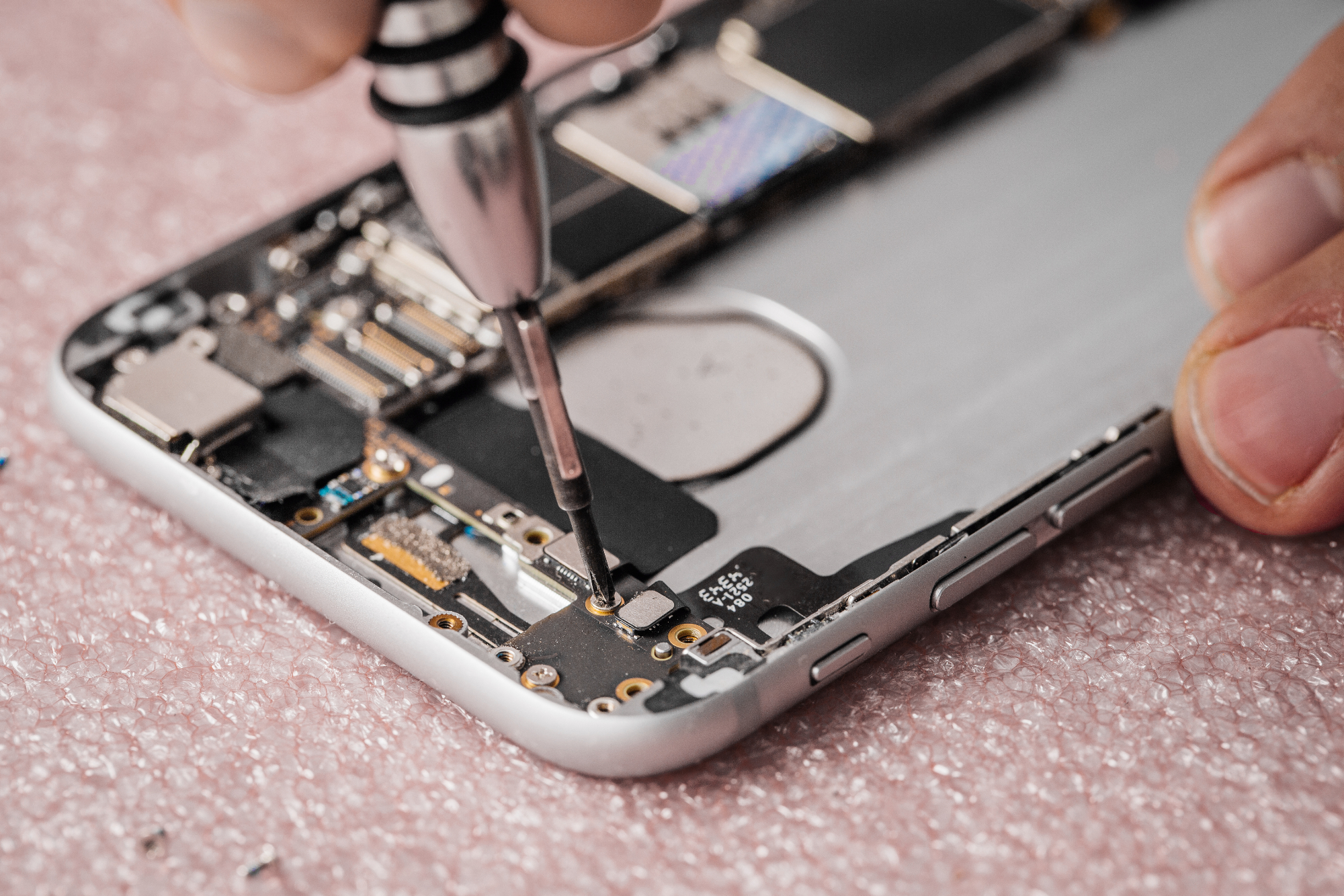 Popravilo telefonov me je naučilo, da stvari niso nujno za zamenjavo.